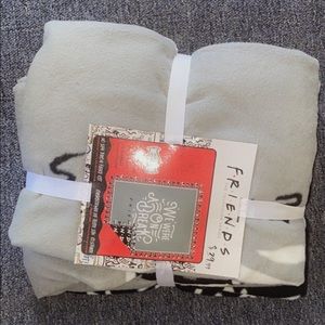 Friends Tie Blanket ✨